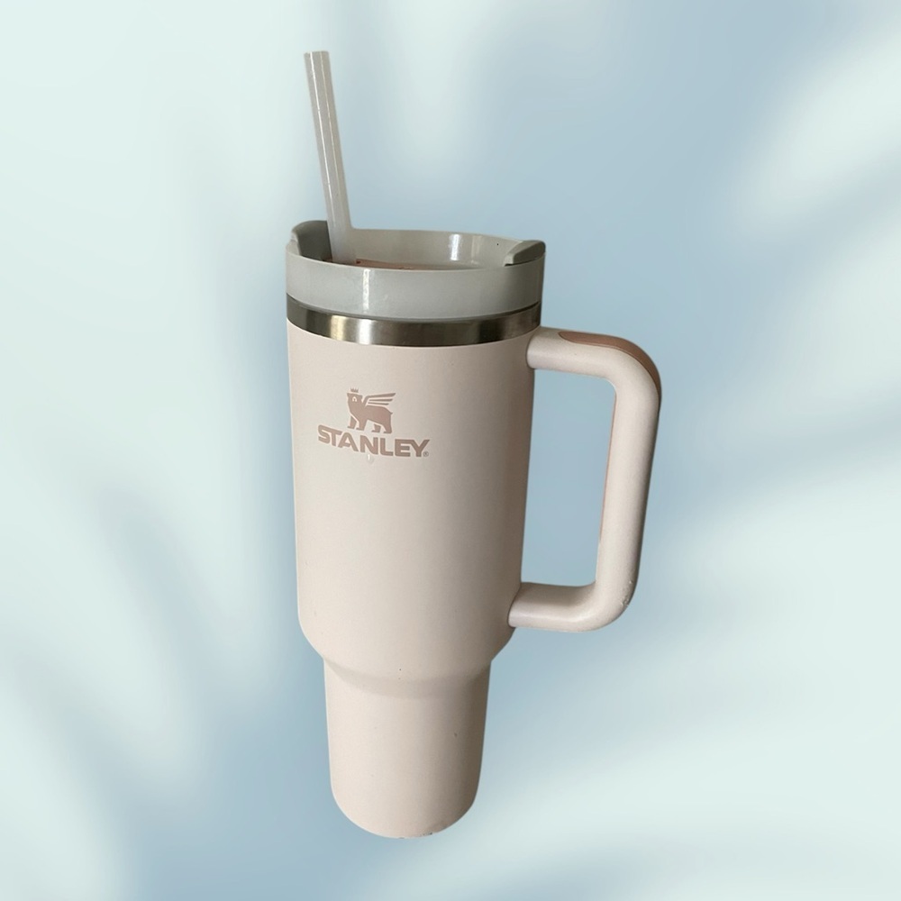 STANLEY QUENCHER 40 OZ STAINLESS STEEL TUMBLER LIGHT PINK